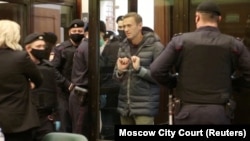 Алексей Навални в залата на съда, минути преди проезнасянето на присъдата, 2 февруари 2021 г.