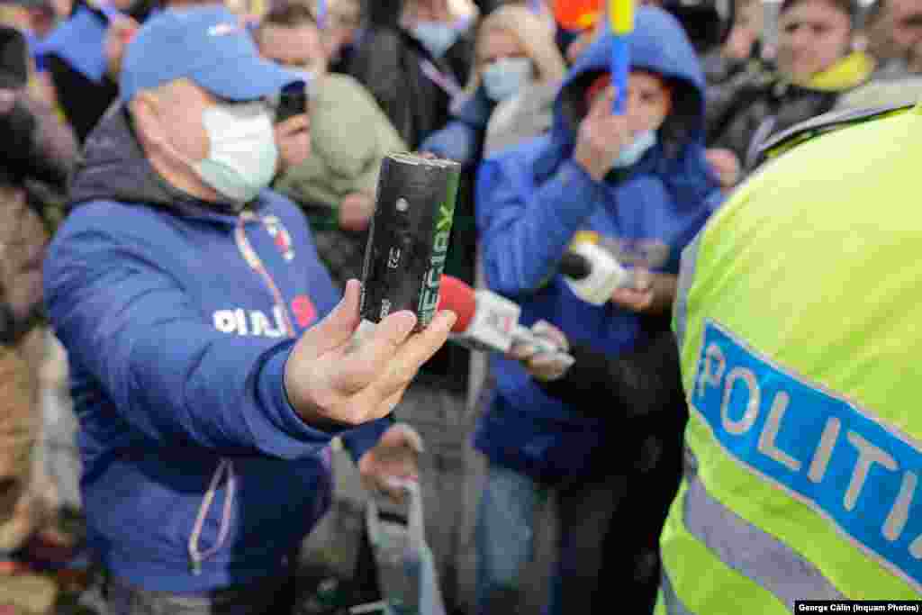 Sindicaliștii din Poliție s-au certat cu jandarmii și au acuzat că aceștia „au primit ordin să îi bruscheze, amendeze sau gazeze”.