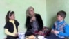 Суд Куляба решил выселить Зулкадамох с детьми из дома покойного супруга