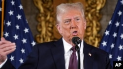 Președintele american Donald Trump susține o conferință de presă la Mar-a-Lago. (fotografie de arhivă)