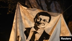 Baner sa slikom gradonačelnika Istanbula Ekrema Imamoglua.