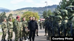 Ministar odbrane Nebojša Stefanović obišao je 23. septembra pripadnike Vojske Srbije u garnizonima u Novom Pazaru i Raški, gde je sa načelnikom generalštaba generalom Milanom Mojsilovićem prisustvovao prezentaciji spremnosti pripadnika vojske.