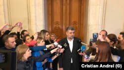 Social-democrații testează mai multe scenarii pentru a evita anticipatele. 