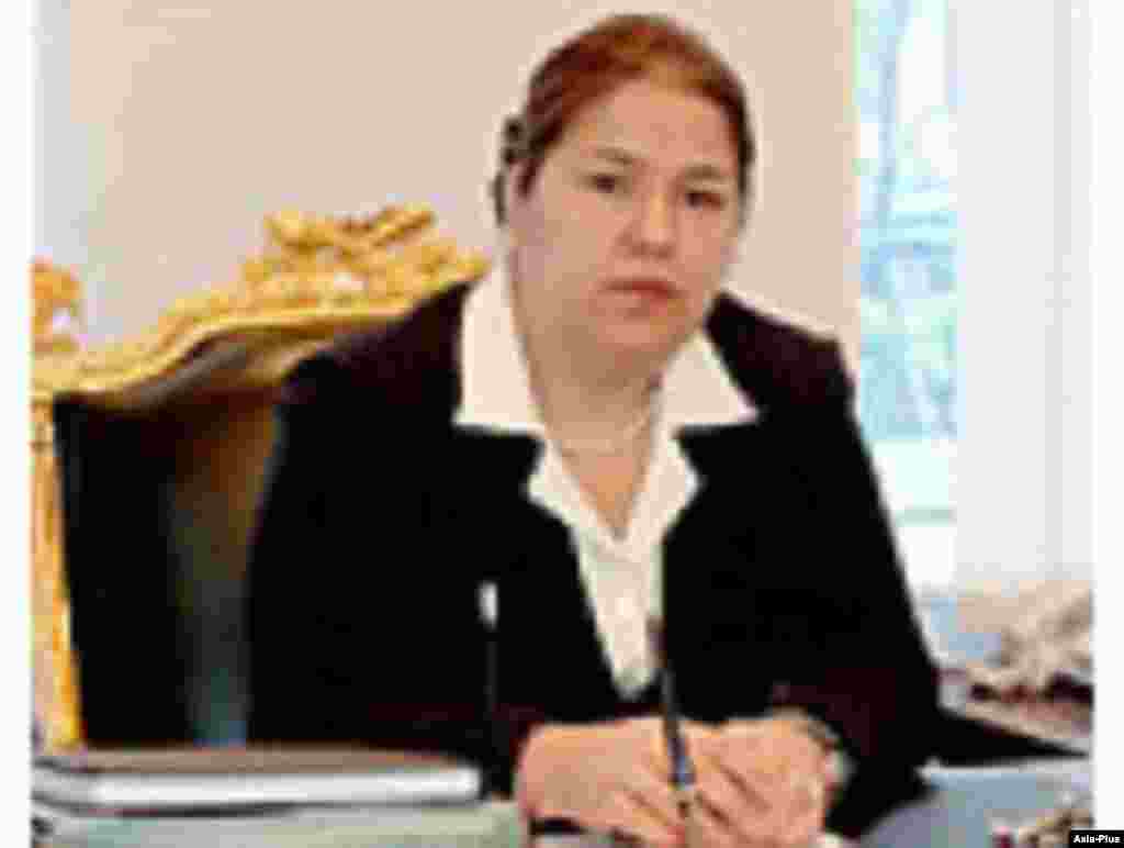 Tacikistan: Prezident Emomali Rahmonun qızı, xarici işlər nazirinin müavini Ozoda Emomali.