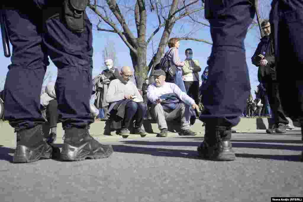 Protest je trajao uz prisustvo policije oko dva sata.