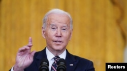 PReședintele Biden dă asigurări că face tot posibilul ca sancțiunile impuse Rusiei să nu lovească, de fapt, economia americană.
