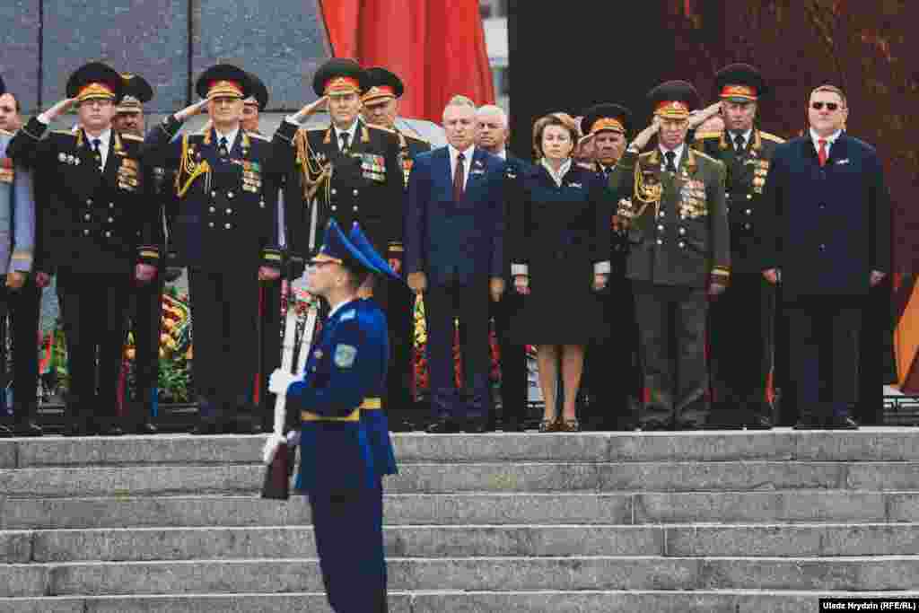 Міністар унутраных справаў быў ня ў форме савецкага НКВД — яго раней крытыкавалі за такое адзеньне на публічных мерапрыемствах. Але людзі ў форме НКВД трапляліся сярод шараговых удзельнікаў акцыі
