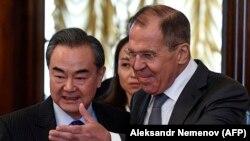 Vang Ji i Sergej Lavrov