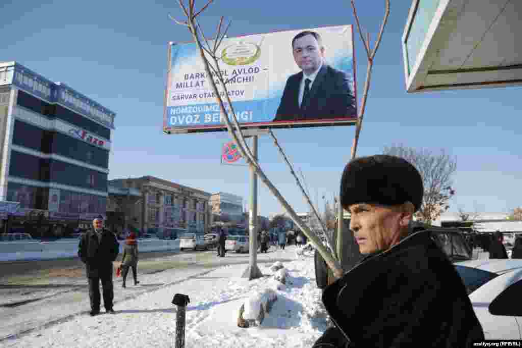 Билборд с призывом голосовать за Сарвара Отамурадова. Один из его предвыборных лозунгов: «Здоровое поколение – опора нации». Отамурадов выдвинут кандидатом от провластной партии «Миллий тикланиш».