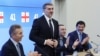 Михаил Кавелашвили (в центре)