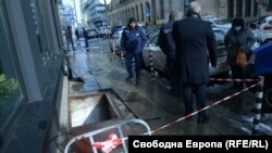Английският двор, в който пропадна бременна 38-годишна софиянка. 