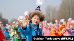 Ноорузда бийлеген кыздар. 21-март, 2019-жыл. (Архивдеги сүрөт)