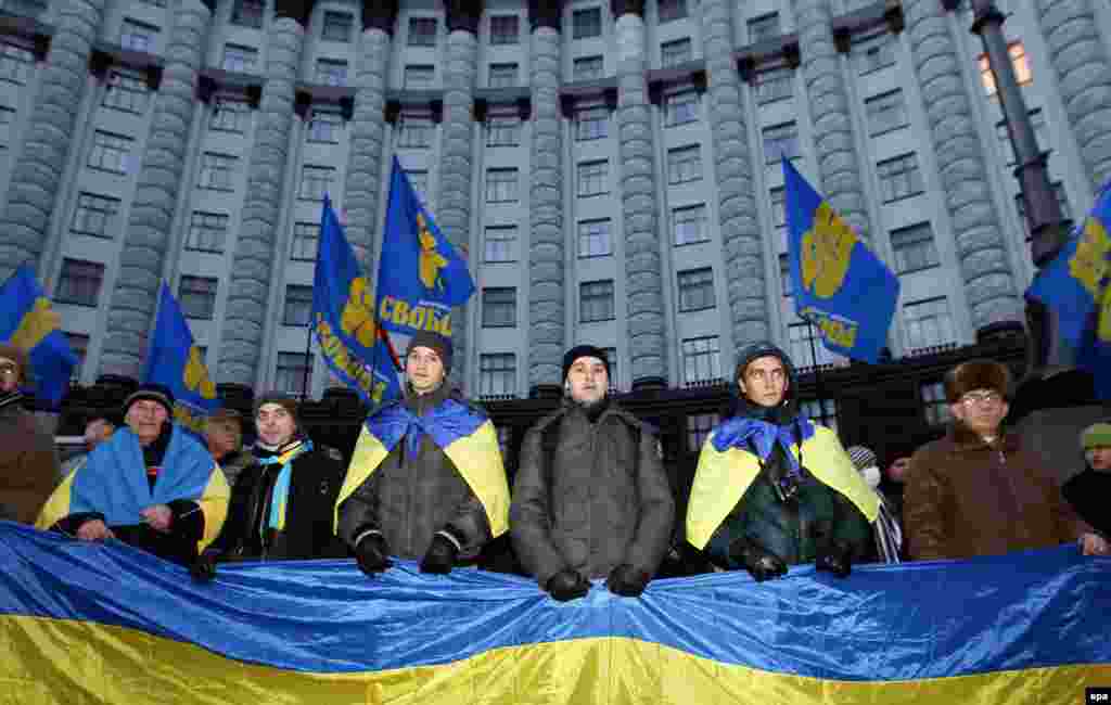 Kijev, 2. decembar 2013. Foto: EPA / Sergey Dolzhenko