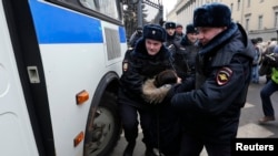 Protesti protiv ruske vojne intervencije u Ukrajini