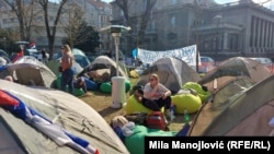 Studenti koji se protive blokadama fakulteta kampuju u centru Beograda, 7. mart 2025.