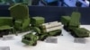 Макеты пусковой установки ЗРК С-400. Архивное фото