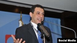 نزار ذکا از شهریورماه سال ۱۳۹۴ در ایران بازداشت است.