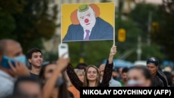 Младите протестиращи се отличиха по време на демонстрациите срещу правителството на ГЕРБ и главния прокурор от лятото на 2020 г. с интересните си идеи за плакати и лозунги.
