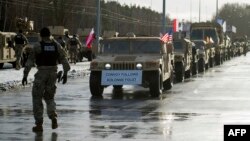 Зустріч солдатів американської армії на польсько-німецькому кордоні. Вільшани, 12 січня 2017 року