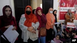 مهاجران افغان در پاکستان در انتظار انتقال شان به امریکا
