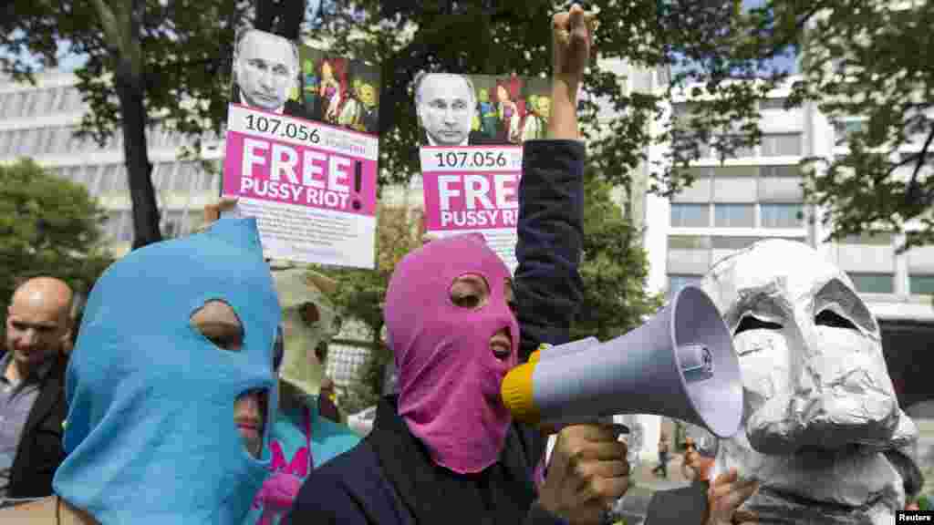 Protest ispred Ambasade Rusije u Berlinu