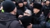 Казак полициясы акцияга чыккандарды кармады
