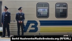 Міністр: ставити в кожному вагоні представника правоохоронних органів буде занадто дорого