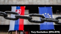 Після дводенного обговорення програмної заяви за новий кабінет міністрів проголосували 89 із присутніх 144 депутатів, тобто необхідна більшість