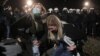 Полицията използва сълзотворен газ, за да разпръсне протестиращите срещу решението на съда, според което абортите в Полша вече не са позволенти, дори когато става дума за увреждане на плода. 