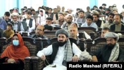 دوی وايي، افغان ولسمشر په هېوادونو ګرځي، مرستې راټولوي او ورباندې ټولګټي پروژې پلي کوي، خو ځینې خلک بیا دا هر څه د خپلو شخصي ګټو په خاطر له منځه وړي، چې باید په ګډه يې مخه ونیسو.