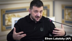 Președintele ucrainean, Volodimir Zelenski, în timpul unui interviu acordat Associated Press la Kiev, 1 februarie 2025.