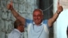 Armenia - Doctor and opposition deputy Armen Charchian gestures to supporters after an appeals court's decision to allow his arrest, August 23, 2021