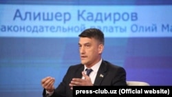 Алишер Қодиров сайловда “Миллий қадриятларга таянган тараққиёт!” шиори остида қатнашади.