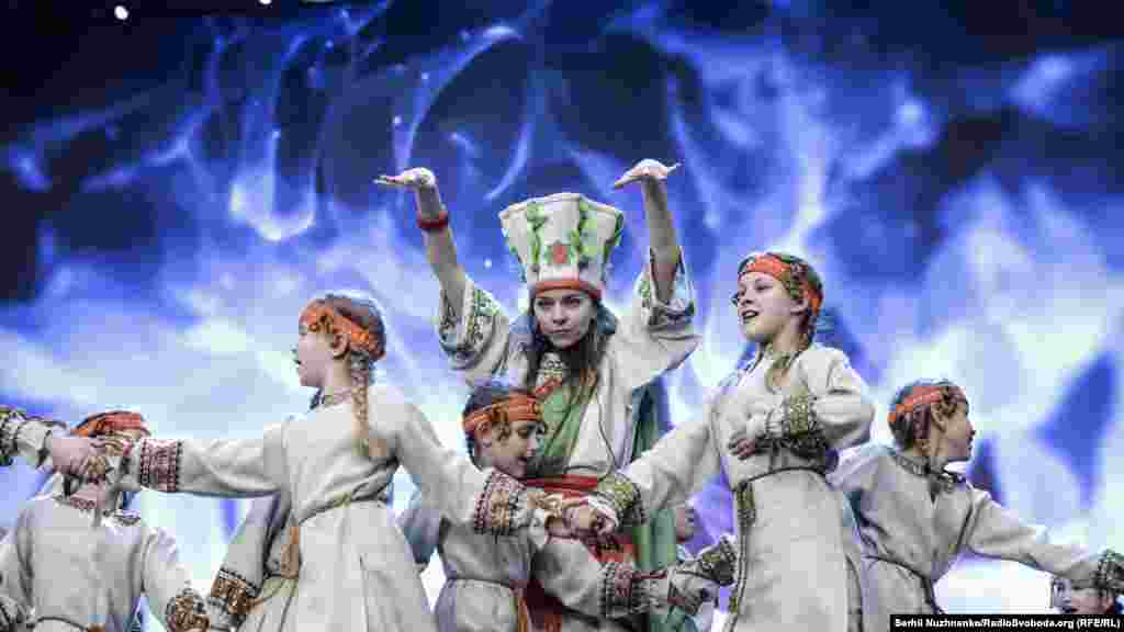Дитячий гурт «Зернятко» під час відкриття Eurovision Village