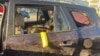 За даними слідства, на момент вибуху посадовець разом із дружиною був у салоні автомобіля