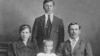 Григорий Каблуков с женой Александрой Каблуковой, дочерью Еленой и своим младшим братом Иваном