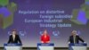 Potpredsednici Evropske komisije Margret Vestager i Valdis Dombrovskis, i komesar za unutrašnje tržište Tjeri Breton predstavljaju predlog strožih pravila za strane investicije, Brisel, 5. maj 2021.