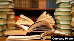 За словами заступниці міністра культури та інформаційної політики Лариса Петасюк, наразі книги для бібліотек відбирають винятково експертні ради