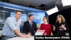 Дебати на YouTube-каналі «Навальний Live» з участю російських політиків Олексія Навального (л) і Ксенії Собчак (п), 2018 рік