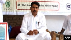 پر شکیل اپرېدی تور دی چې د القاعده پخواني مشر اسامه بن لادن په نيولو کې يې له امريکا سره د جاسوسۍ په برخه کې مرسته کړې.
