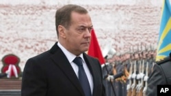 რუსეთის უშიშროების საბჭოს მდივნის მოადგილე დმიტრი მედვედევი მოსკოვში, „სამშობლოს დამცველთა" დღისადმი მიძღვნილ ცერემონიაზე. 2024 წლის 23 თებერვალი 
