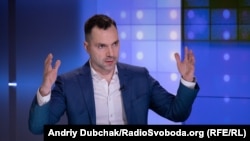Арестович: мова зараз йде на рівні ТКГ, щоб повернутися до стану, який був безпосередньо після укладання угоди про режим припинення вогню