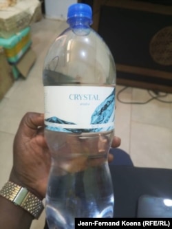 Crystal Water – бренд бутилированной воды, производимый на заводе Africa Ti L'or в Центральноафриканской Республике
