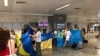 До України прибули національні прапори з підписами українців з різних континентів