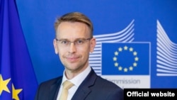 Стано зазначив, що його колега з представництва Євросоюзу в Росії був присутній на вчорашньому суді ялтинському «справі Хізб ут-Тахрір» і закликав до негайного звільнення Еміра-Усеїна Куку