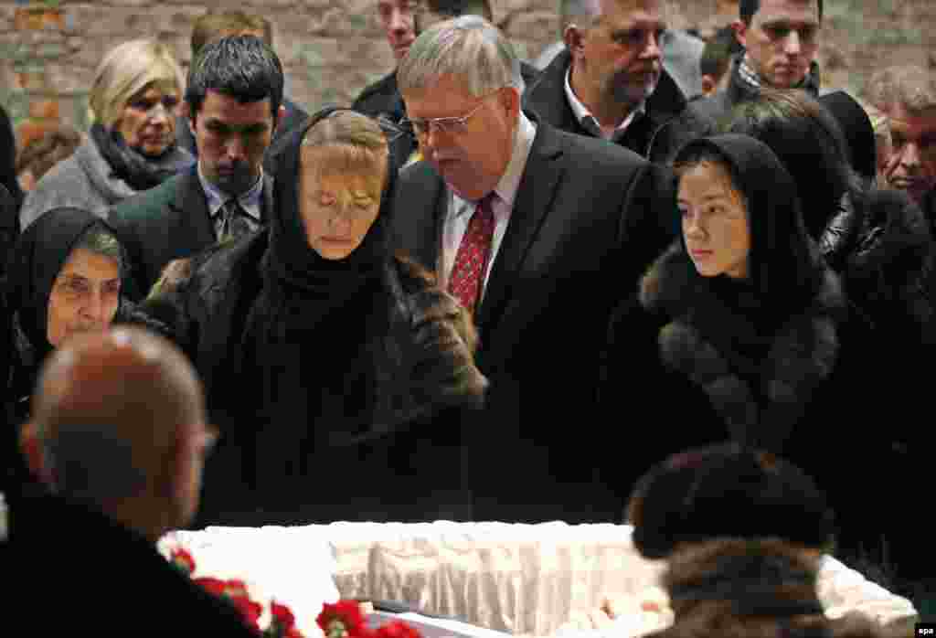 Američki ambasador u Rusiji Džon Teft (u sredini)