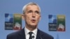   „Ucrainenii și numai ucrainenii sunt cei care pot decide când există condiții pentru negocieri și care pot decide la masa de negocieri care este o soluție acceptabilă”, a spus Stoltenberg la o conferință din orașul norvegian Arendal