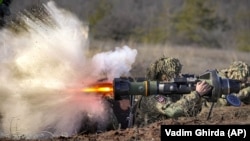 Український військовослужбовець на навчаннях Операції об’єднаних сил