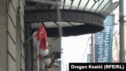 Porodice vojnih penzionera više od 20. godina žive u hotelu Birstol u Beogradu