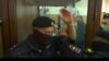 Росія: суд відправив ексредакторку державного каналу Овсяннікову під домашній арешт